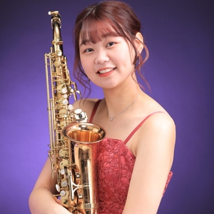 Moeka.Saxophoneimage